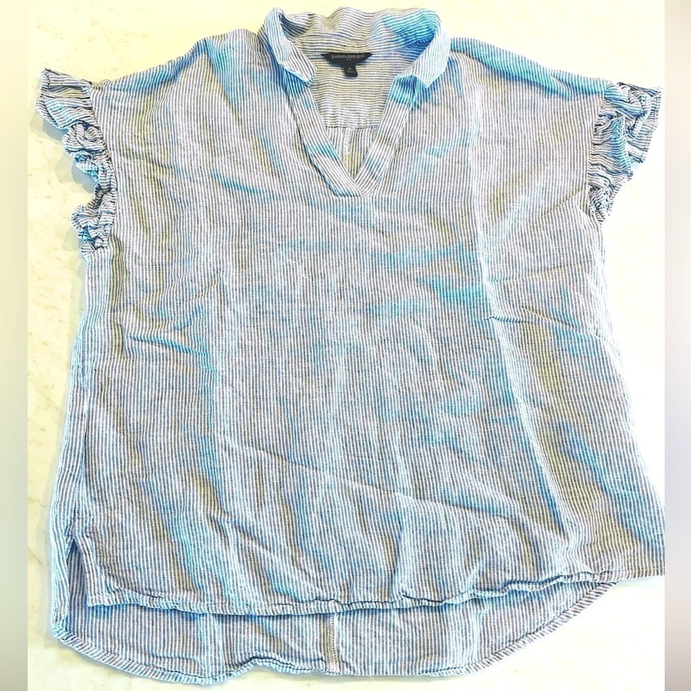 Banana Republic Blue White Striped Ruffled Sleeveless Split V-Neck Blouse Size M